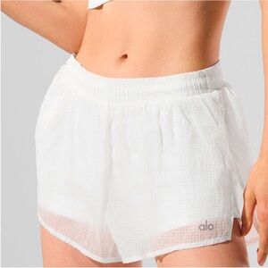 ALO Game Time Short - White - size S/M